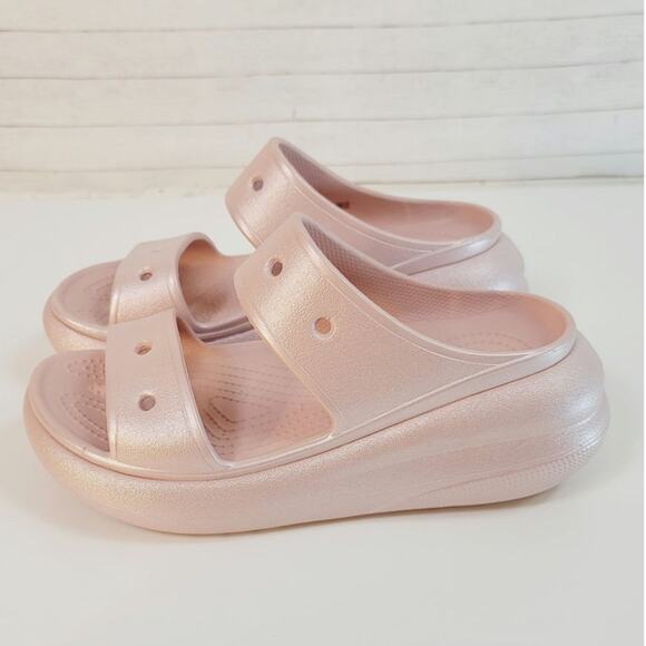 CROCS CLASSIC CRUSH SANDALS IN PINK PEARL, SZ 7 - Picture 1 of 12